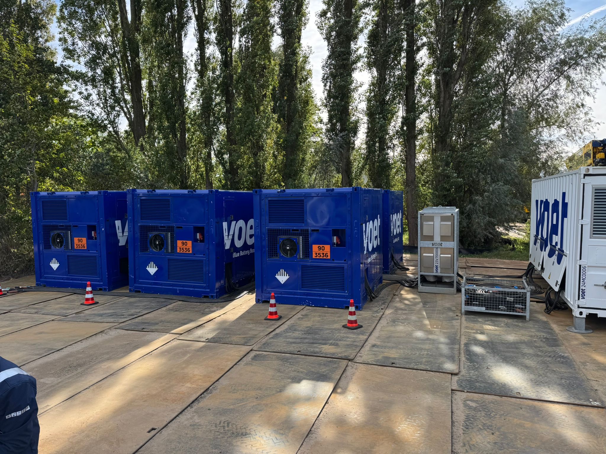Stedin plaatst batterijen in Spijkenisse om stroomstoringen te voorkomen