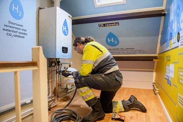 Bestaande aardgasnet en woningen voor het eerst in Nederland overgezet naar waterstof
