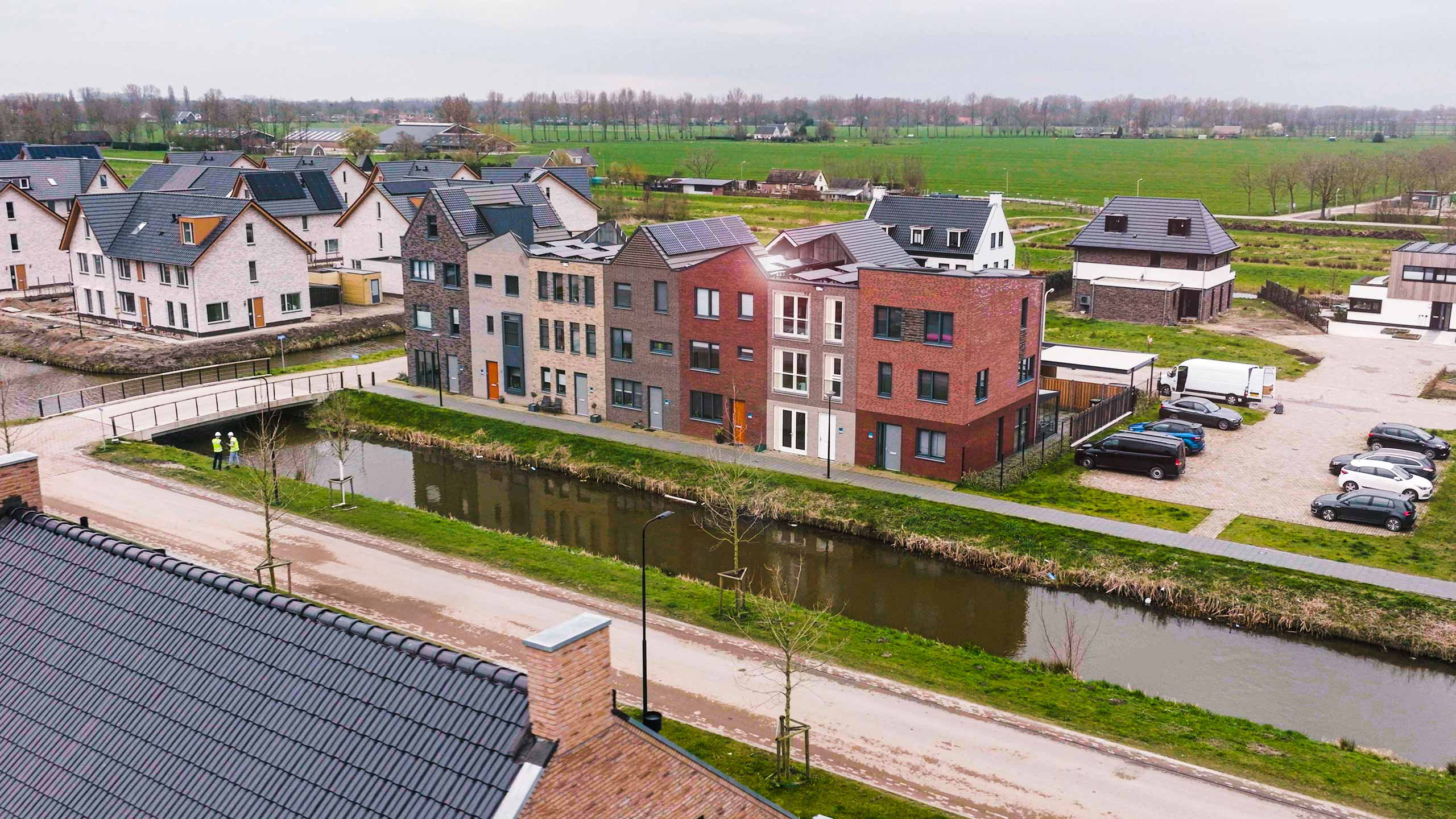 Netbeheerders en energieleveranciers pakken samen volle elektriciteitsnet in woonwijk aan