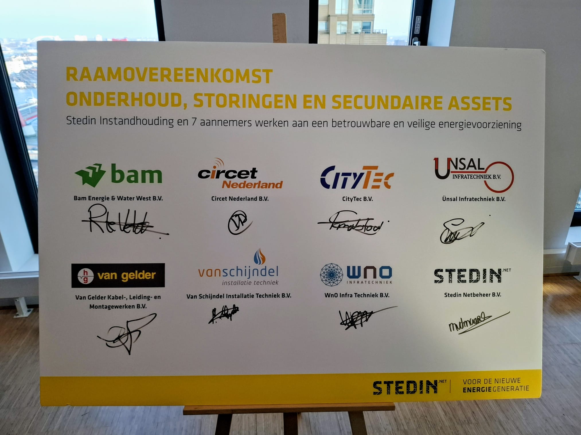 Contracten zeven aannemers