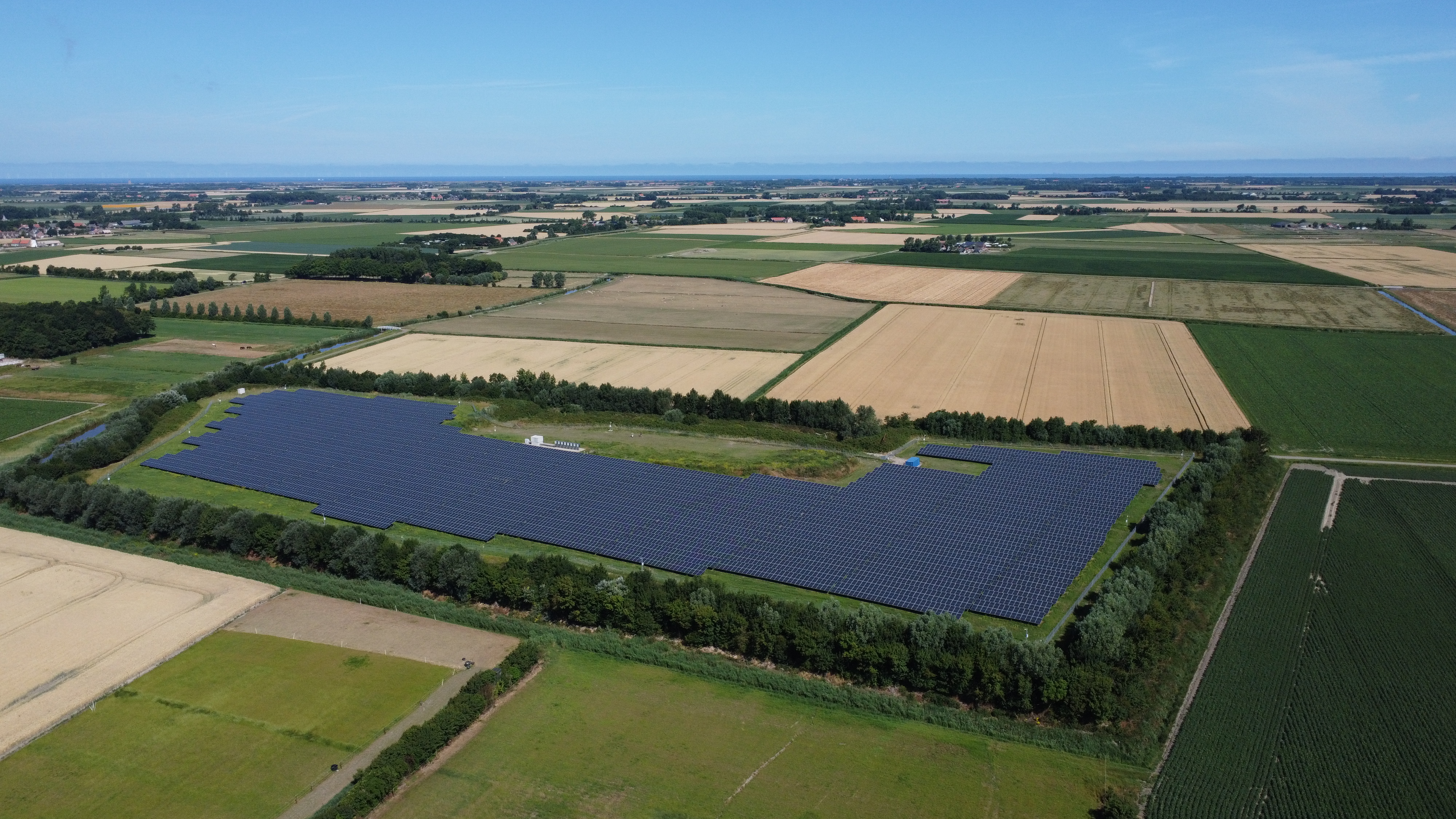 Stedin en Zeeuwind tekenen capaciteitsbeperkend contract voor Zonnepark Koudekerke