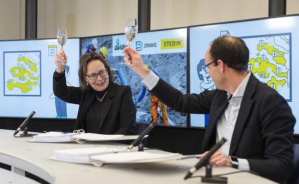 Een toost op de samenwerking