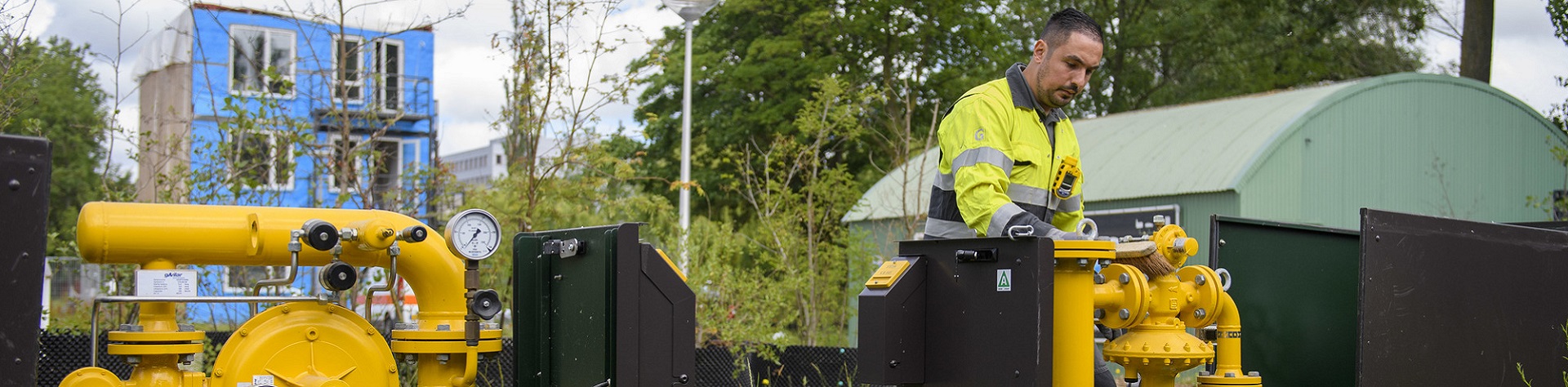 Stedin-medewerker werkt aan gasleiding bij Green Village