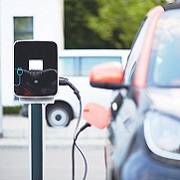 Auto aan laadpaal
