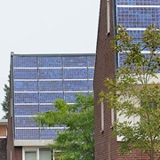 Zonnepanelen op het dak van woningen