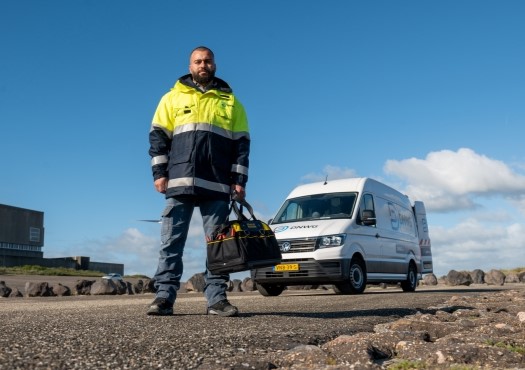 Monteur Stedin en werkbus 