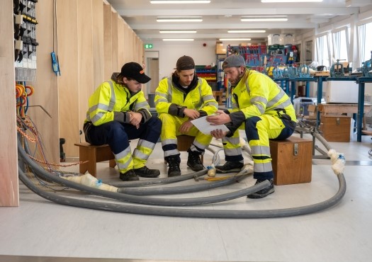 Bedrijfsinstructeur Stedin en leerlingen